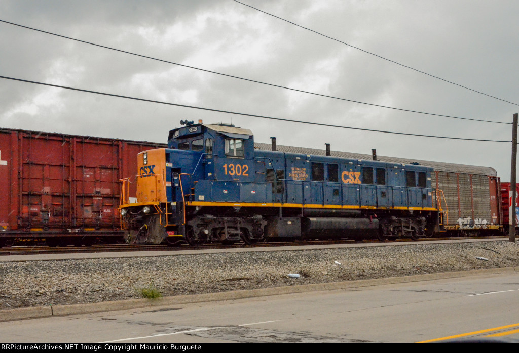 CSX 3GS21B Locomotive in the yard